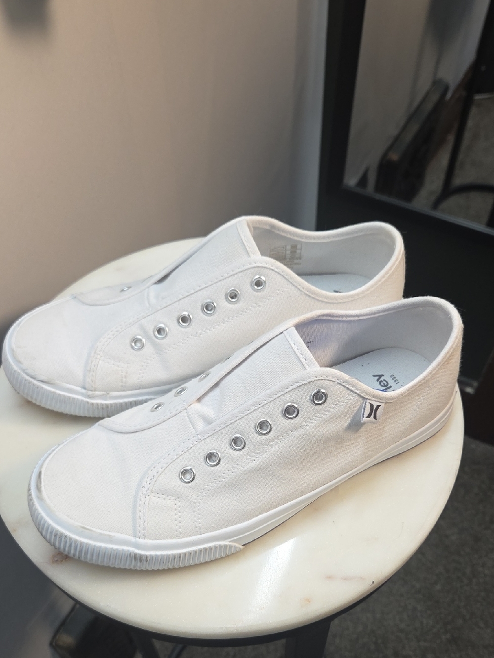 Hurley Slip On Sneakers Size 7.5